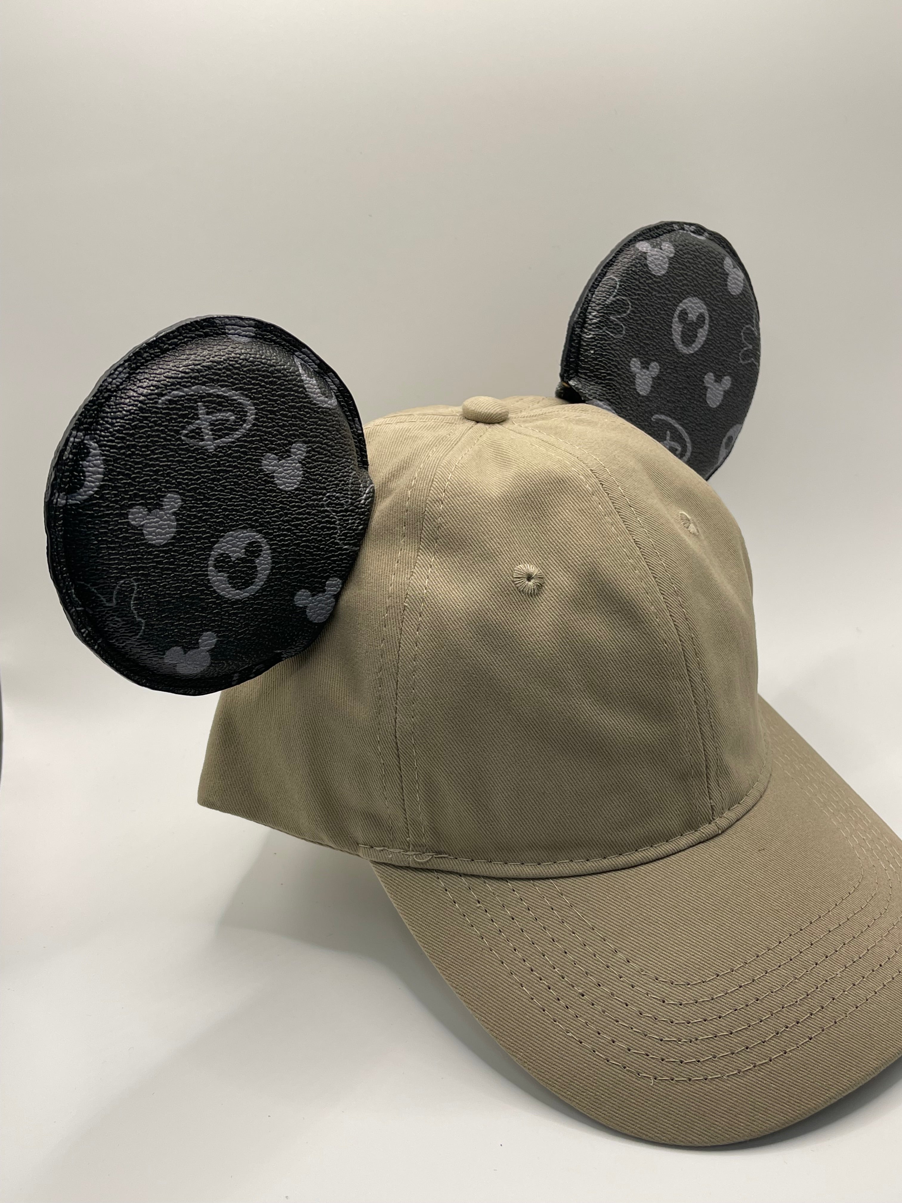 Magnetic "WD" Mouse Ears