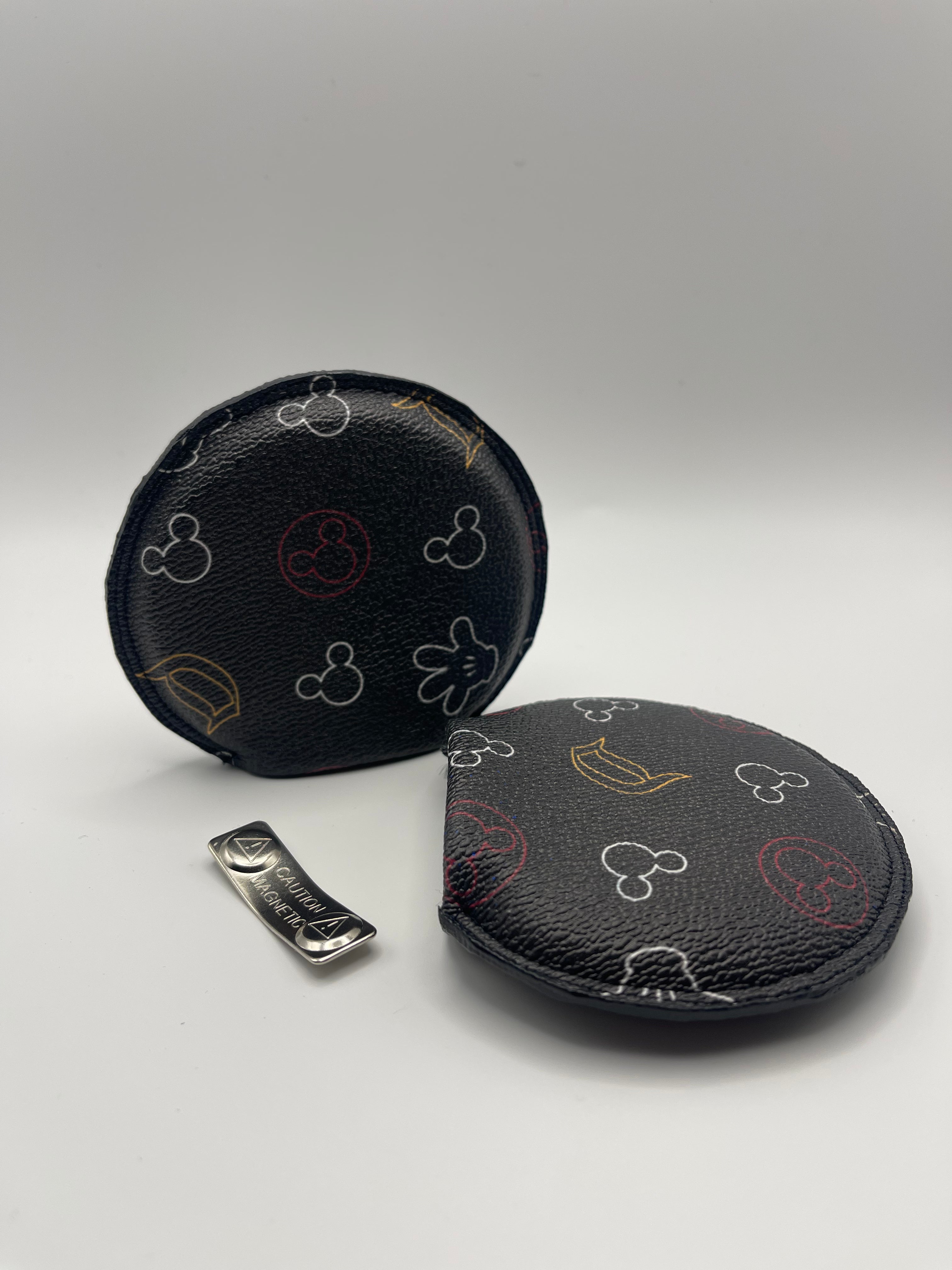 Magnetic "D" Mouse Ears